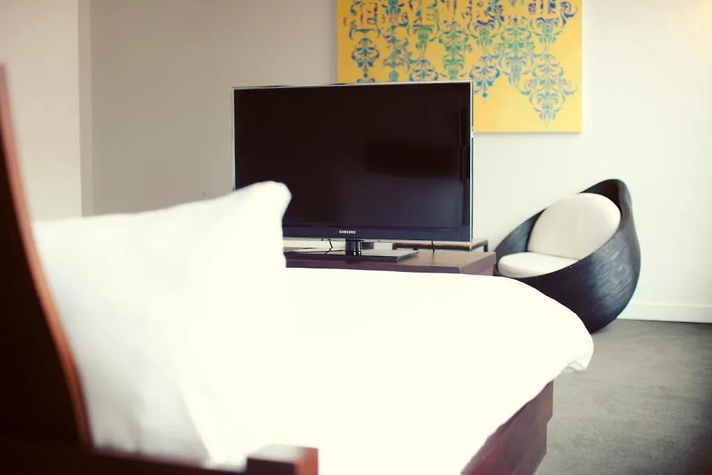 Hotel Ocho Toronto 3*,