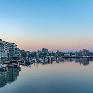 Hotel Regent Waterfront &